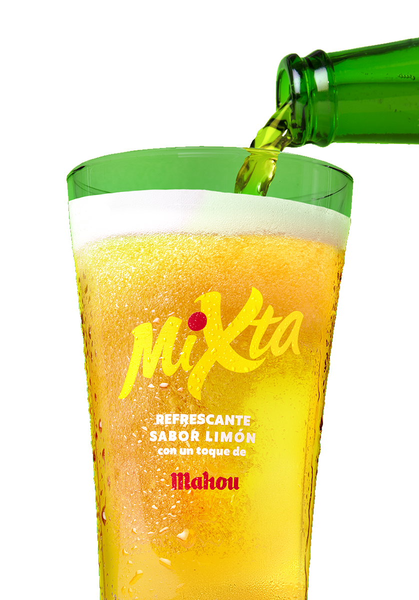 Vaso de cerveza mixta siendo rellenado